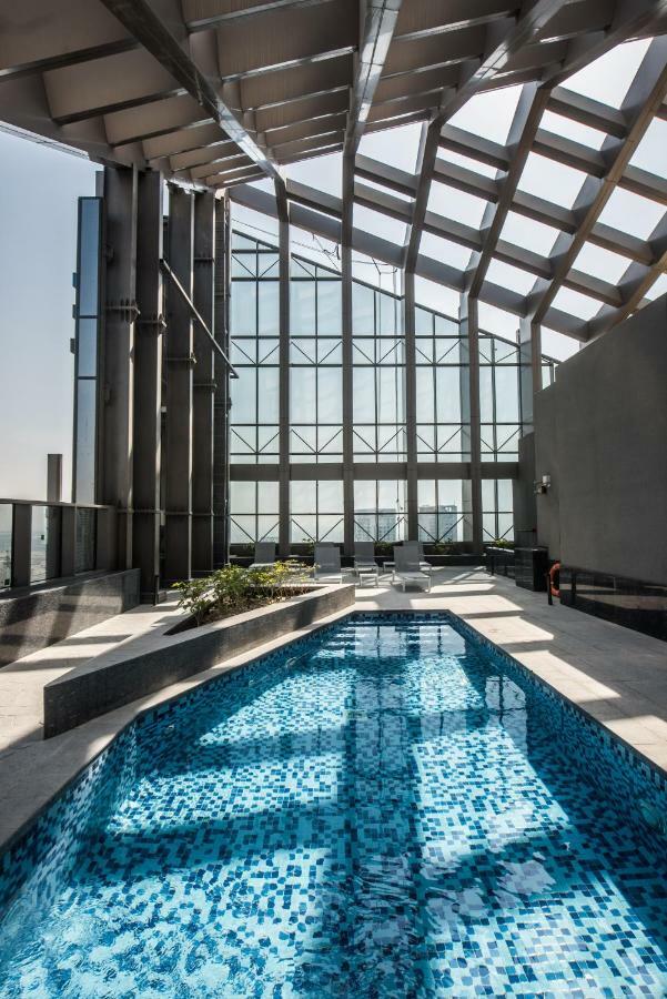 Fantastay Sparkle Tower One Bedroom Suite Marina View Dubai Exterior photo